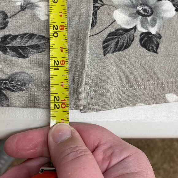 Vintage Desire Gray White Floral Short Sleeve Button Down Flowy Top Blouse M - Picture 7 of 7